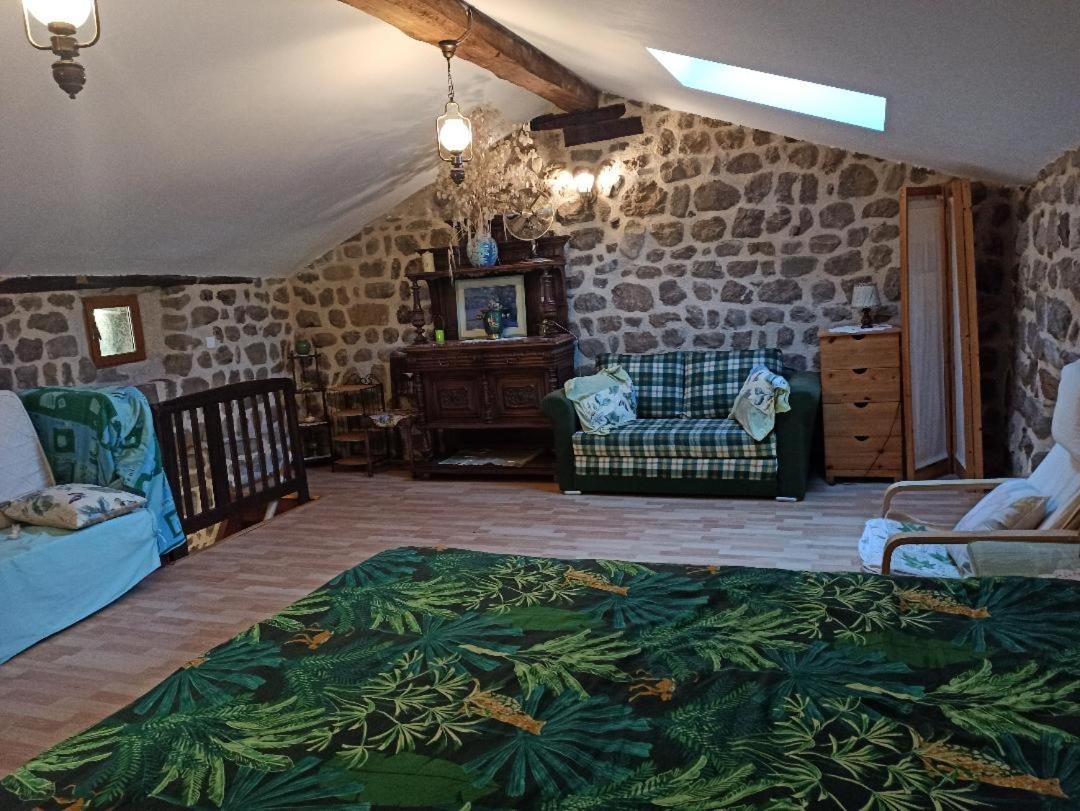 Gite Le Rocher Du Chateau De Retourtour لاماستر المظهر الخارجي الصورة