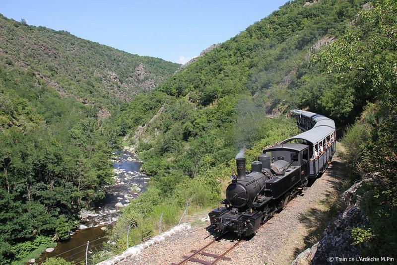 Gite Le Rocher Du Chateau De Retourtour لاماستر المظهر الخارجي الصورة