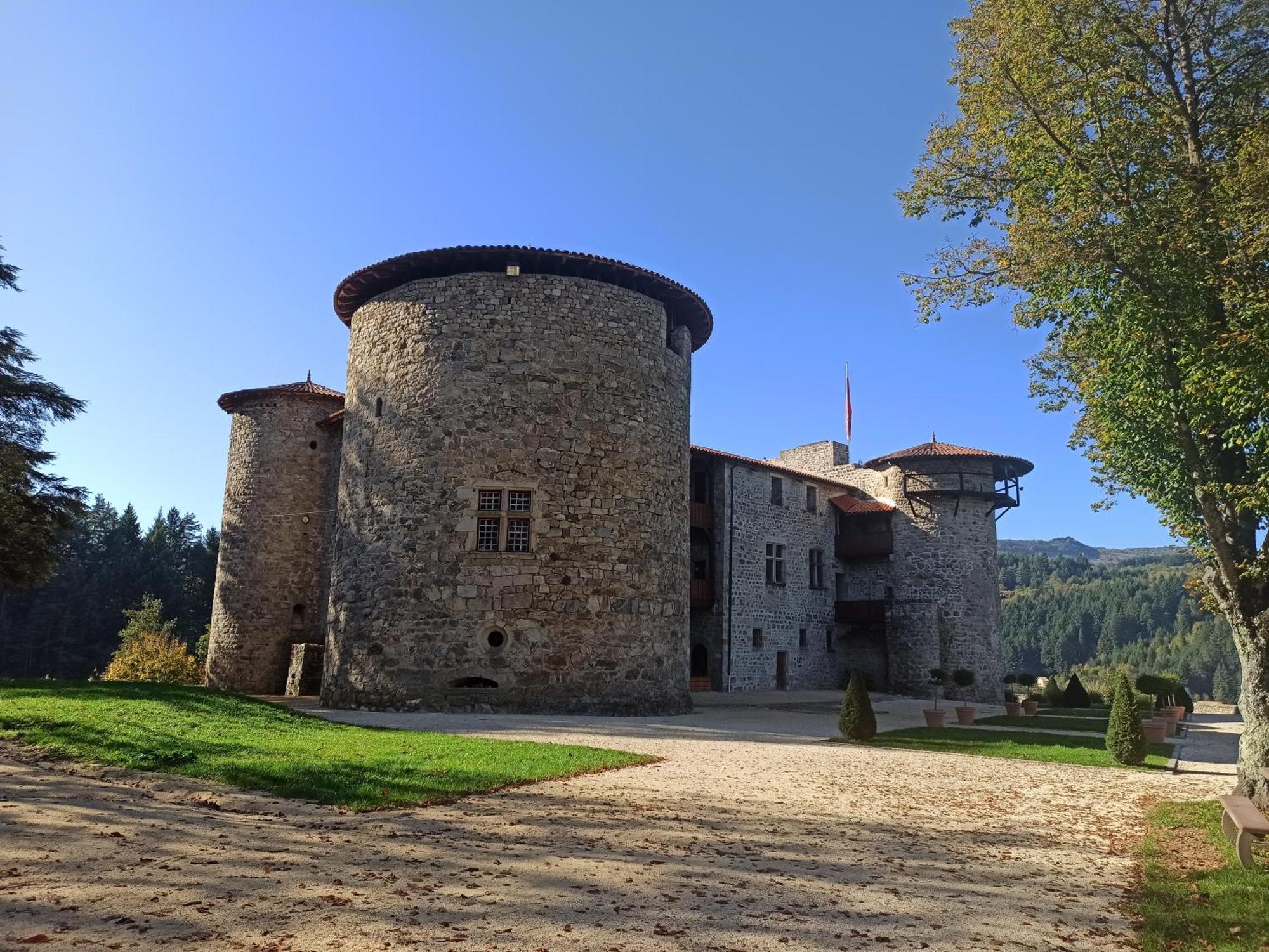 Gite Le Rocher Du Chateau De Retourtour لاماستر المظهر الخارجي الصورة